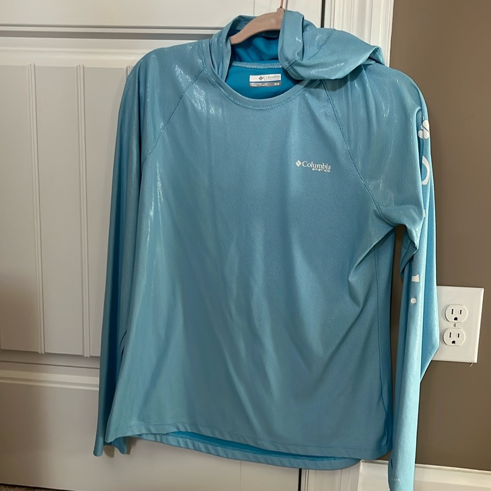 Ladies Columbia PFG SPF 50 hoodie, Medium, Like new